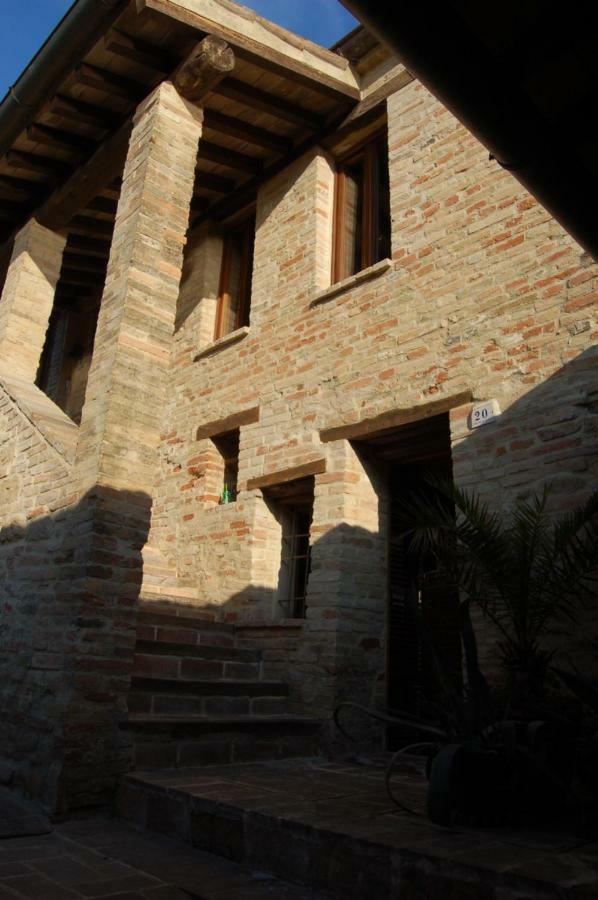 Villa Il Poggio à Mombaroccio Extérieur photo