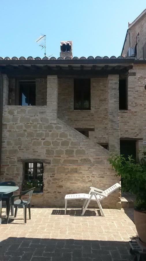 Villa Il Poggio à Mombaroccio Extérieur photo