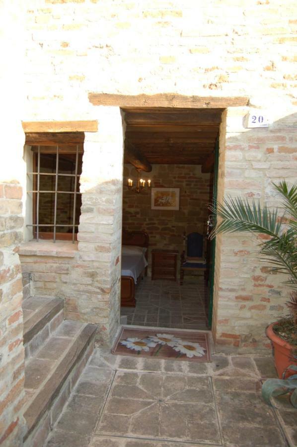 Villa Il Poggio à Mombaroccio Extérieur photo