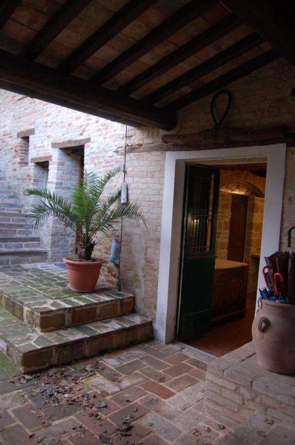 Villa Il Poggio à Mombaroccio Extérieur photo